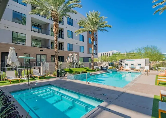 Apartment Chic 1bd - Pool, Gym, Parking, W-d - Sleeps 4 *