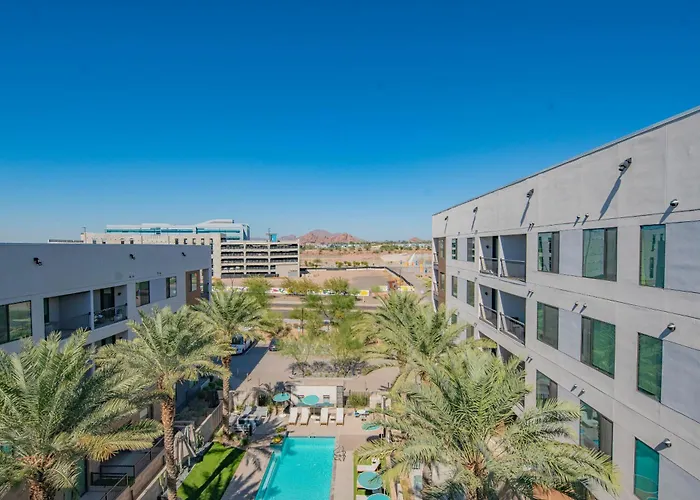 Chic 1bd - Pool, Gym, Parking, W-d - Sleeps 4