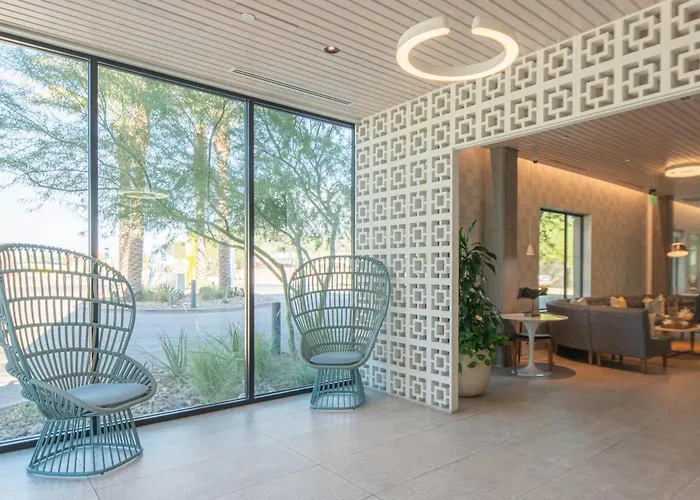 Chic 1bd - Pool, Gym, Parking, W-d - Sleeps 4 Apartment