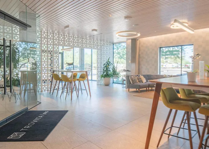 Apartment Chic 1bd - Pool, Gym, Parking, W-d - Sleeps 4 *