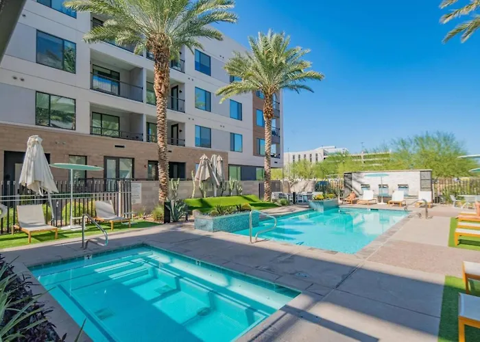 Apartment Chic 1bd - Pool, Gym, Parking, W-d - Sleeps 4