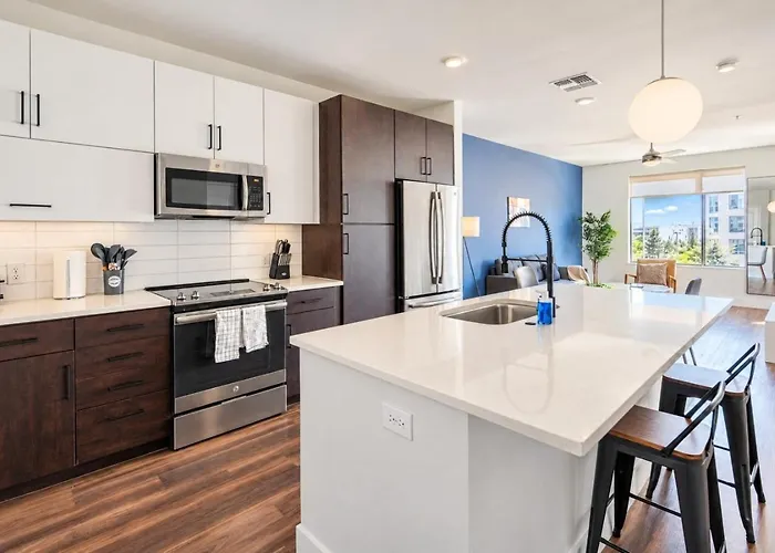 Chic 1bd - Pool, Gym, Parking, W-d - Sleeps 4 *