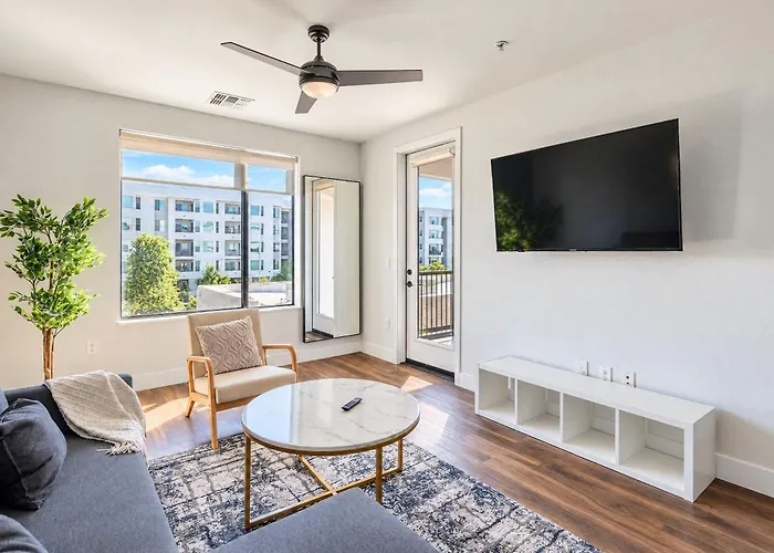 Chic 1bd - Pool, Gym, Parking, W-d - Sleeps 4 Apartment Tempe